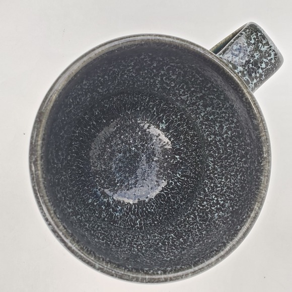 Studio Art Coffee Mug Dark Blue Speckled Glaze Textured Base Signed 14 oz. Ombre - Picture 5 of 9